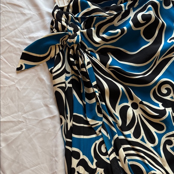 Zara Abstract Blue and Black Wrap Skirt - Picture 4 of 5